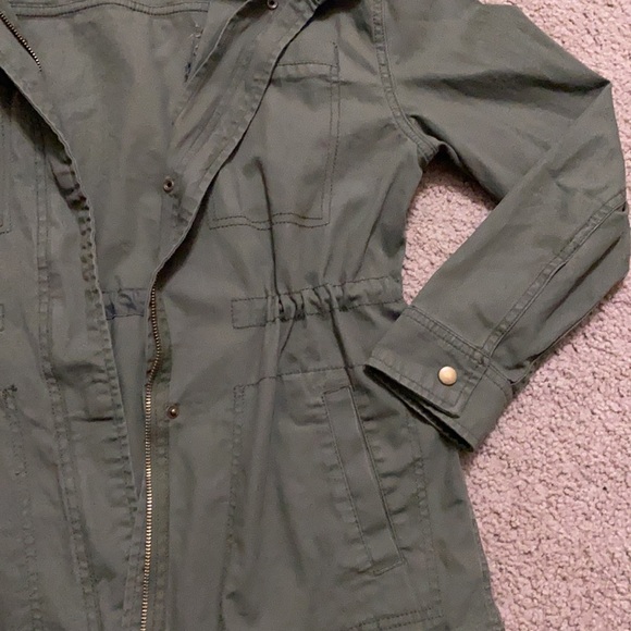 Old Navy Army Green Cinch Waist Utility Jacket - Picture 3 of 8